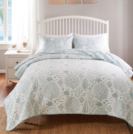 Coastal Décor Bedding for Calm, Lived-In Bedrooms Greenland Home Coastal Paradise Reversible Matelassé Coverlet Set, 3-Piece Full/Queen, Marina Seafoam